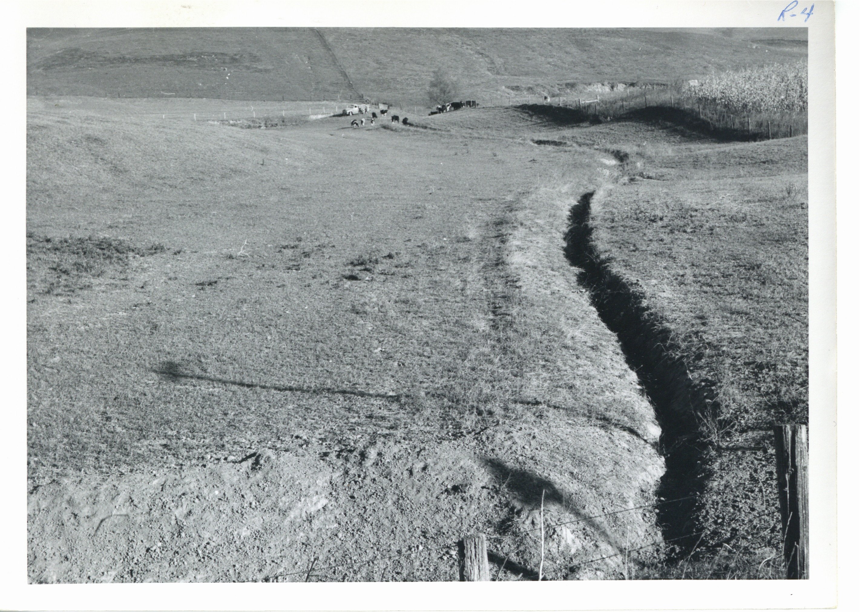 Lester Roeder temporary diversion to protect new waterway, 1965