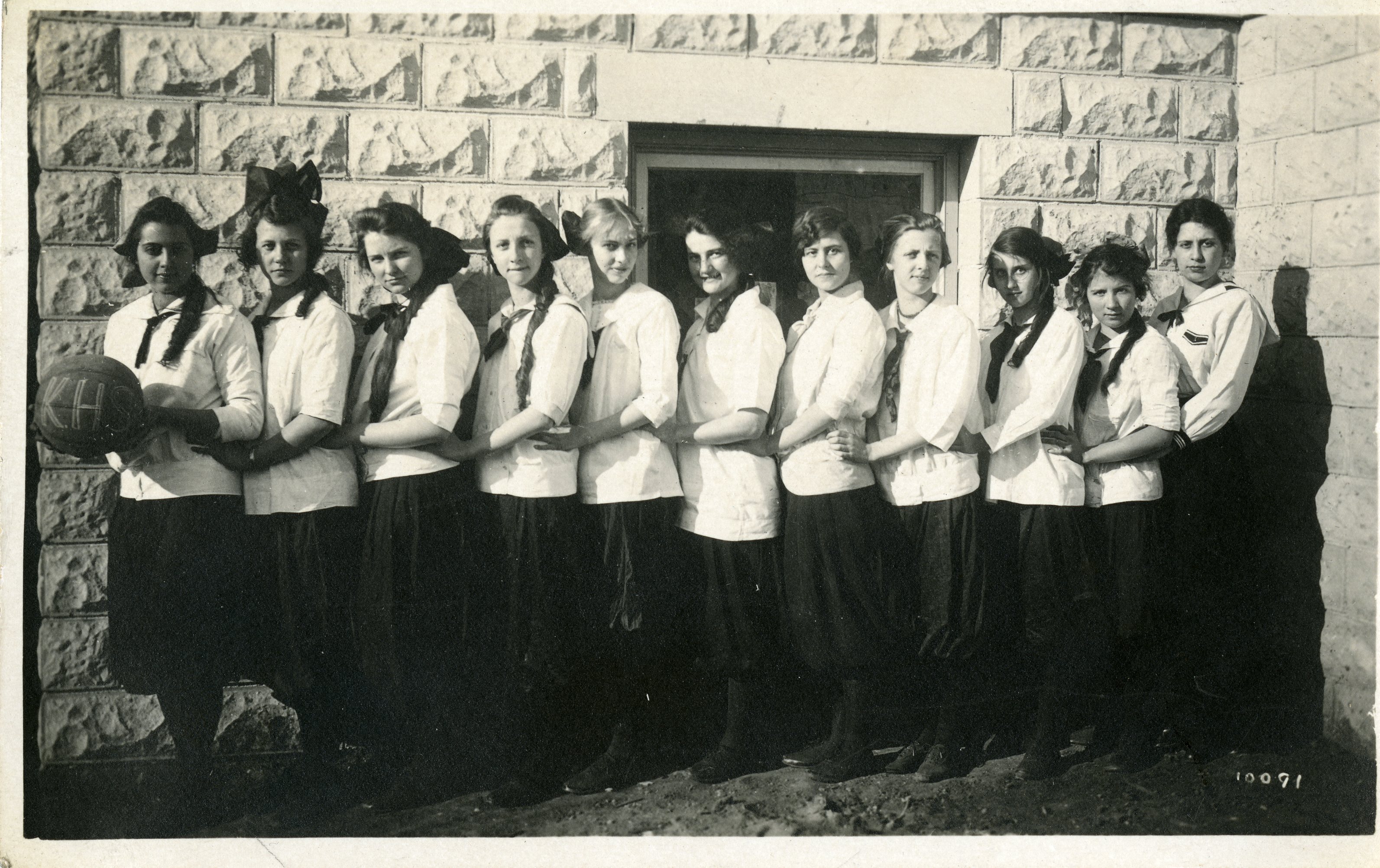 Kalona High School 1920 Girls' Basketball Team