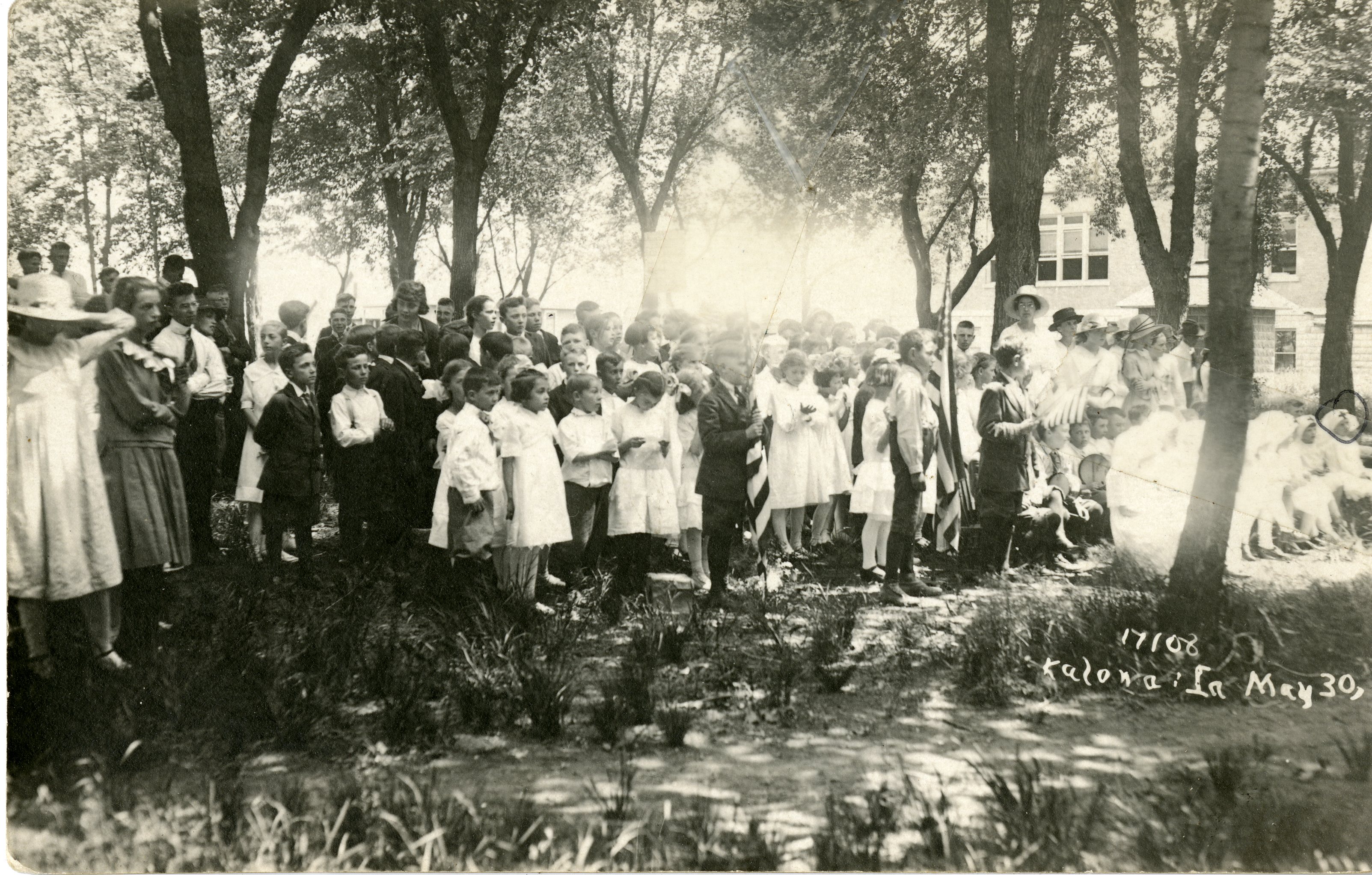 Memorial Day Crowd