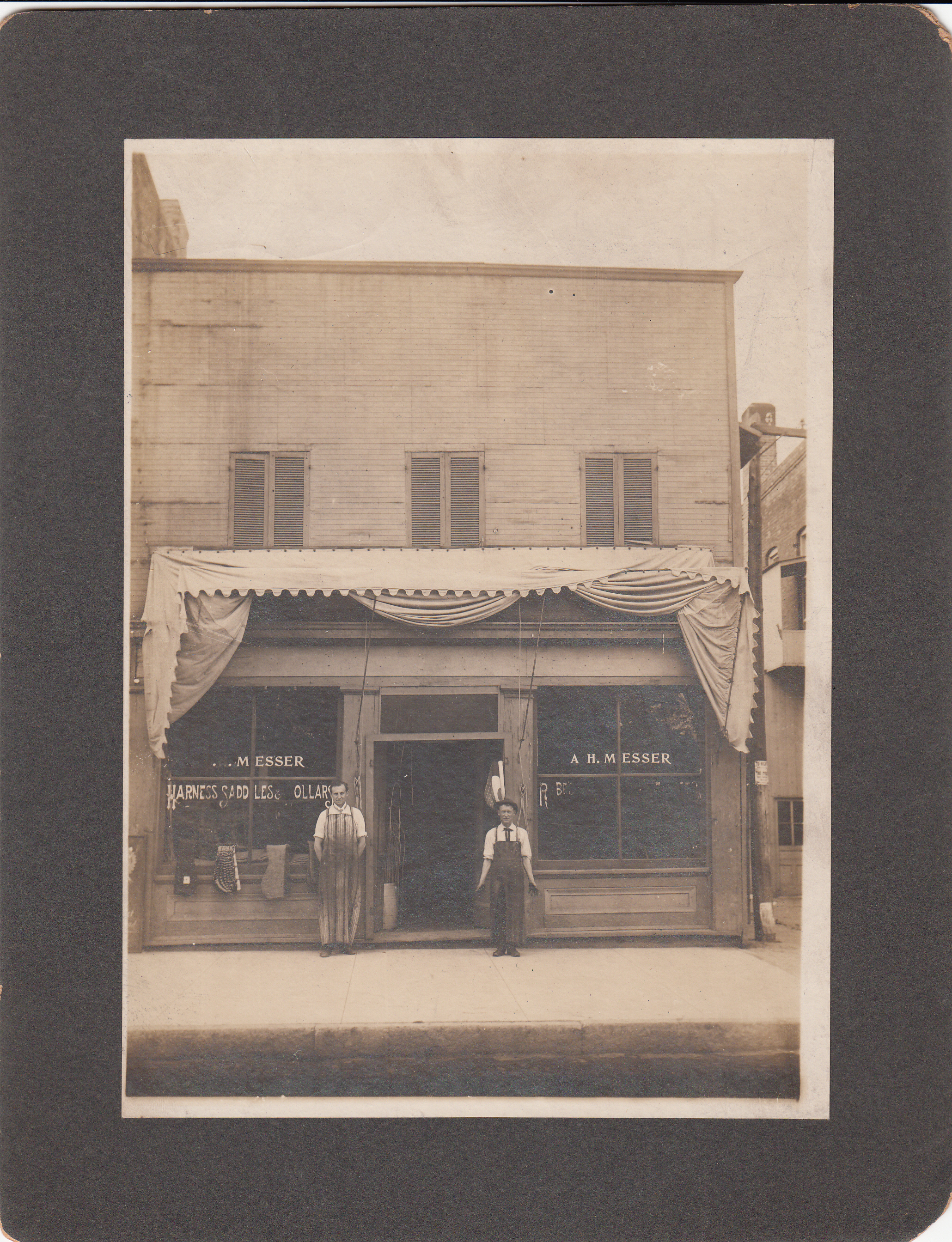 0119 Messer Harness Shop