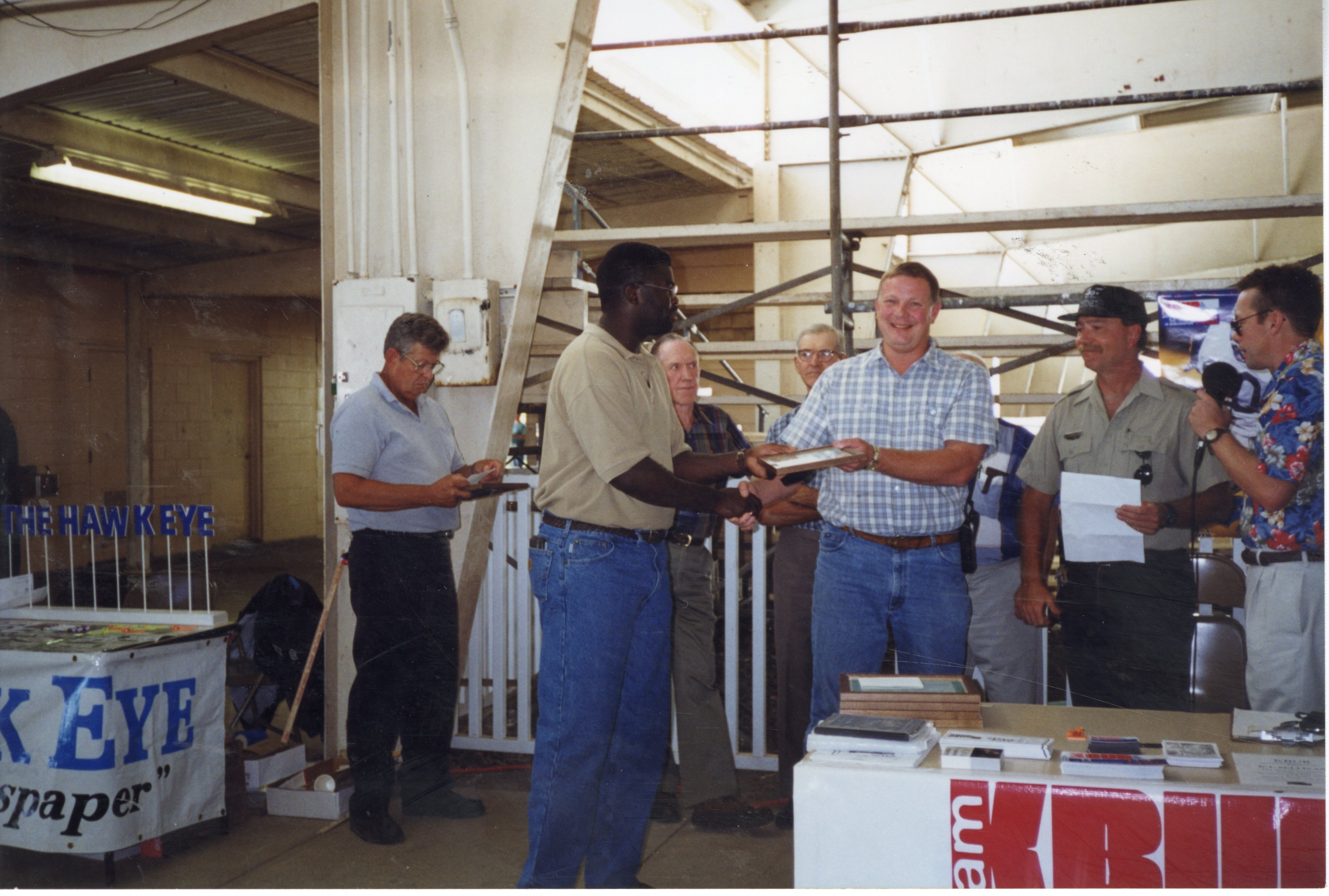 1998  Stan Nelson wins Owner/Operator Award at Ag Expo
