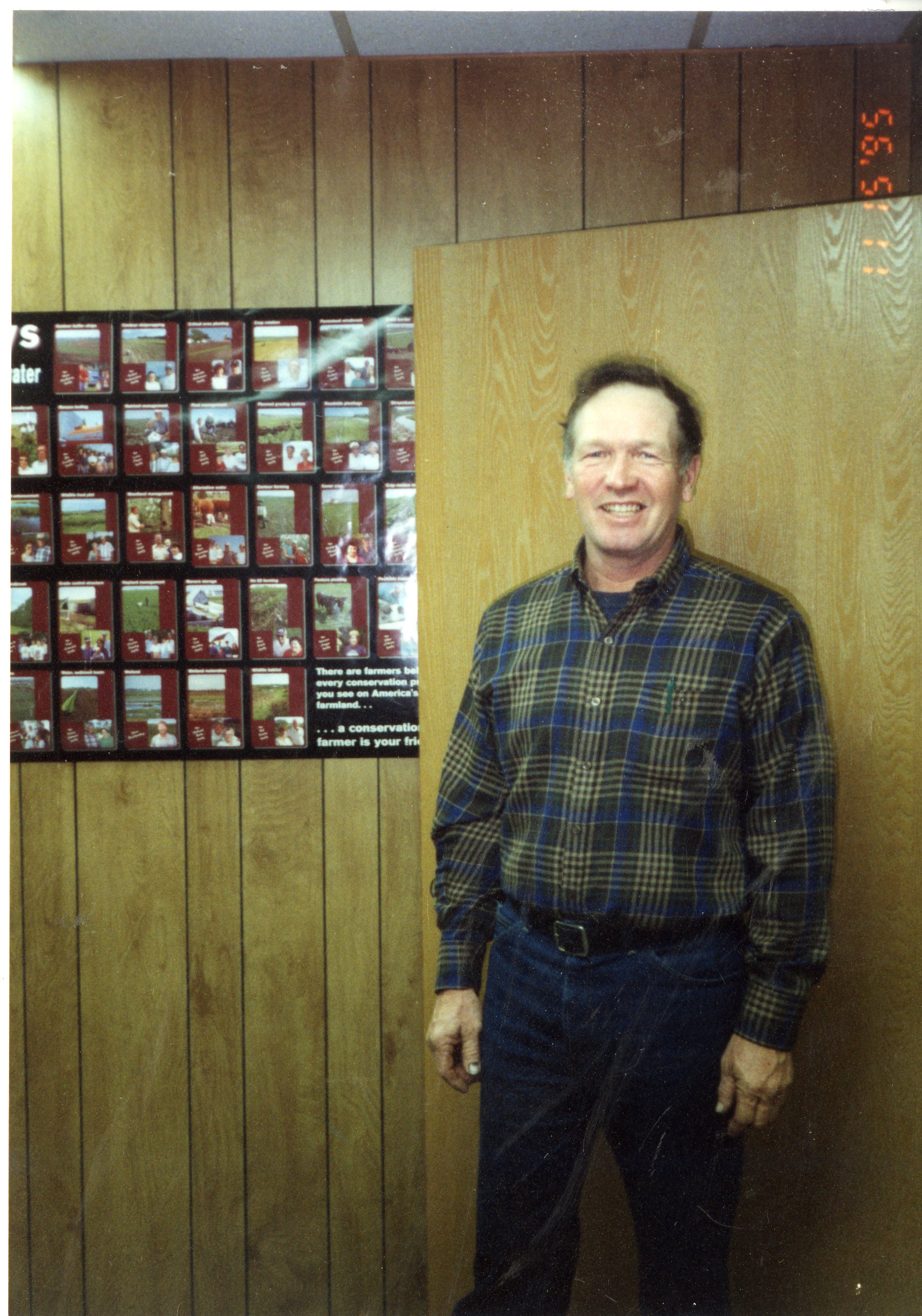 1995 District Commissioner Frank C. Hedges