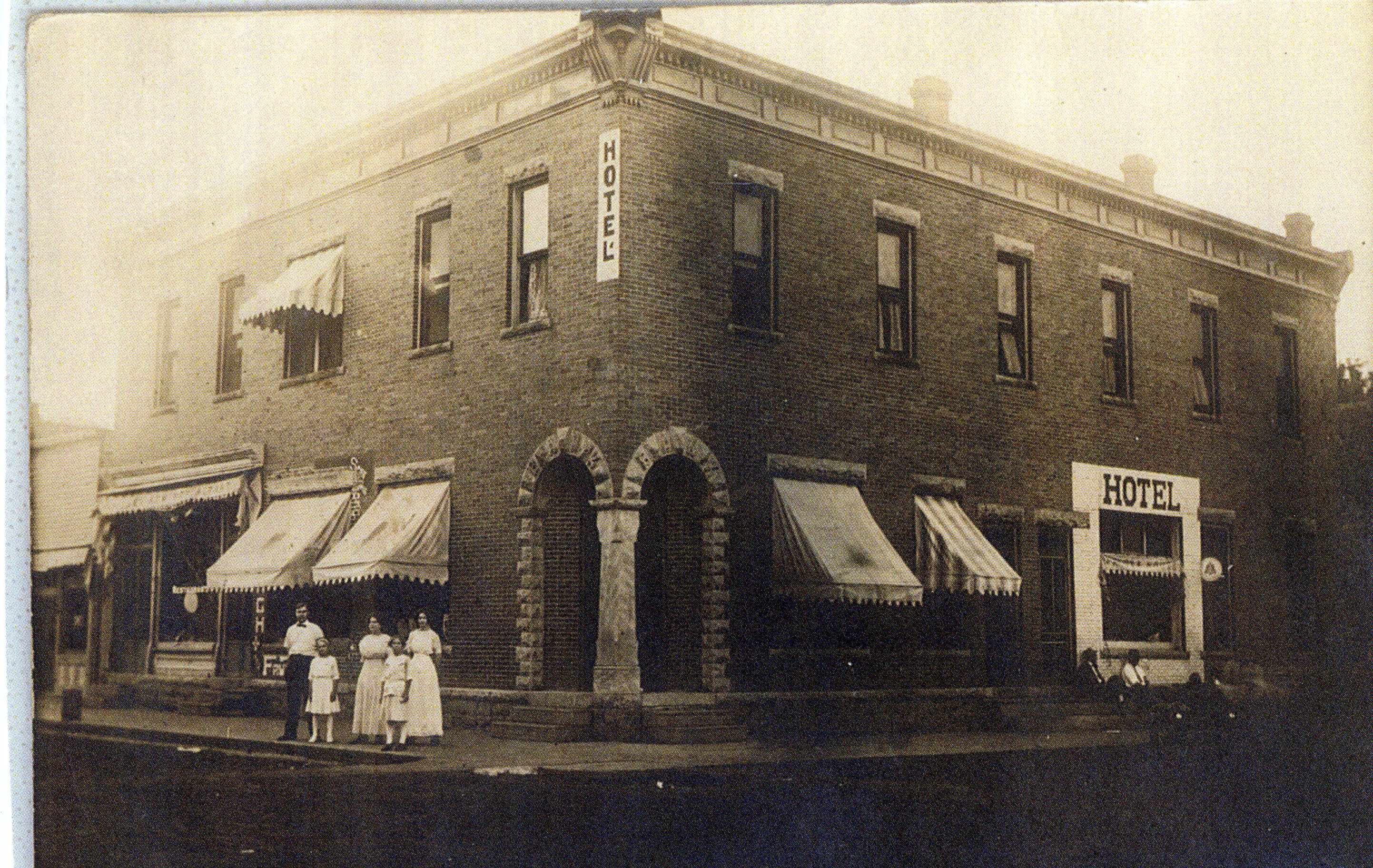 Kalona Hotel