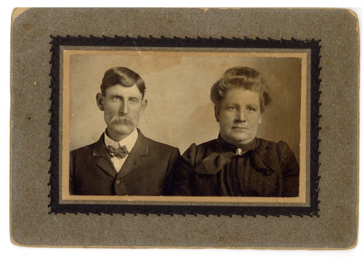 Doc Mantle - Vintage photo of couple