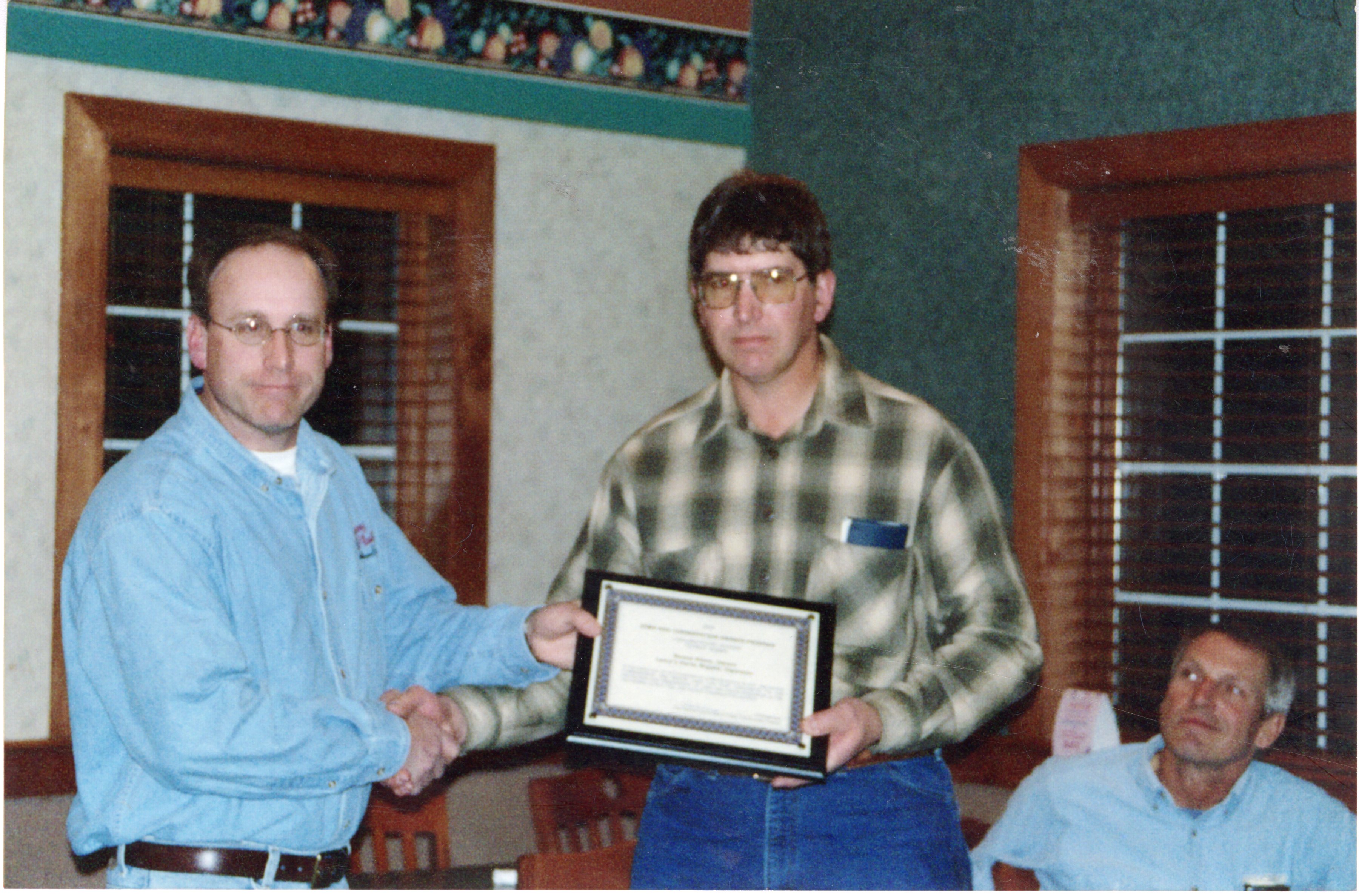 2004 Larry Oetken wins landlord/tenant award