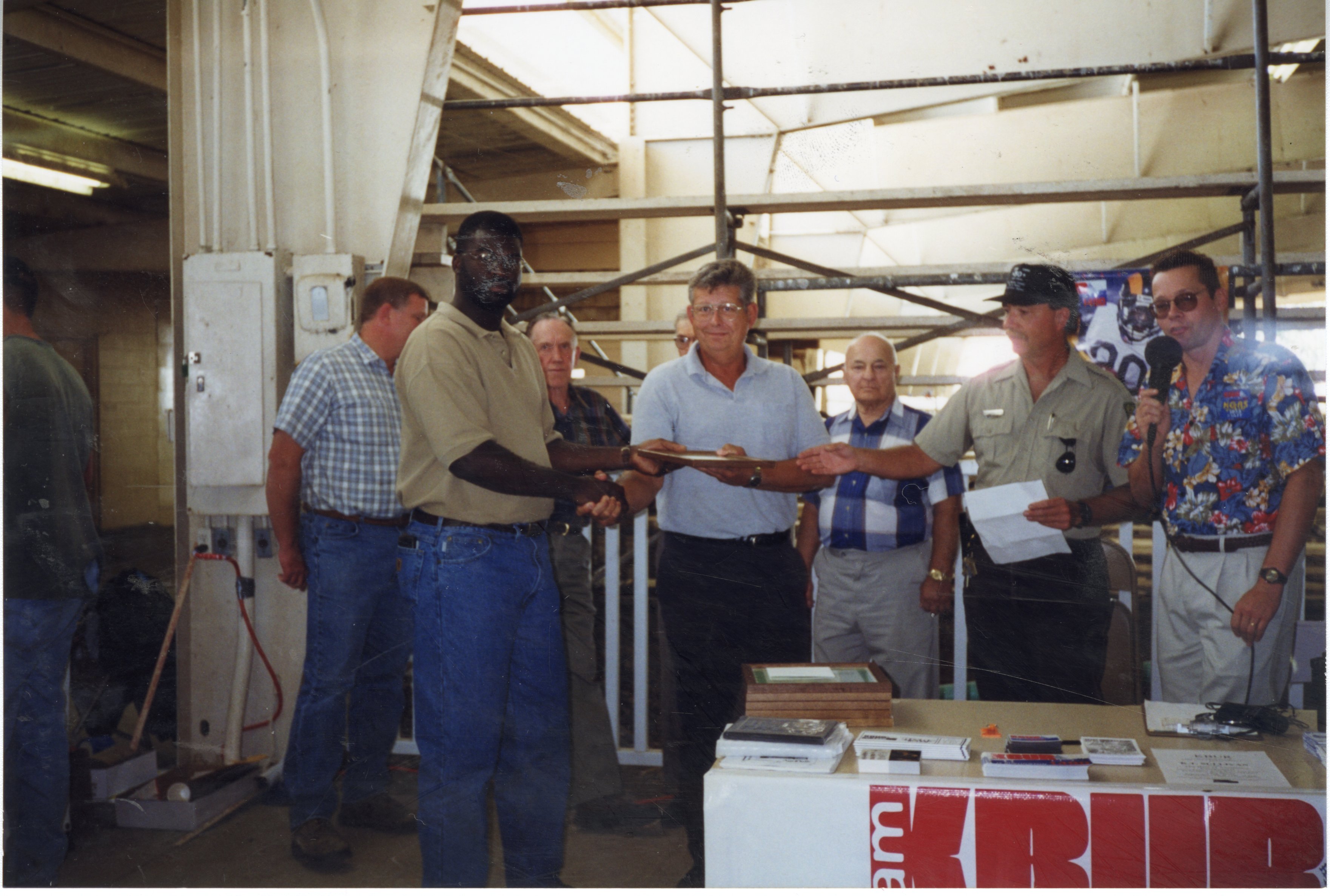 1998  Rod Linkin receives New Cooperator award 