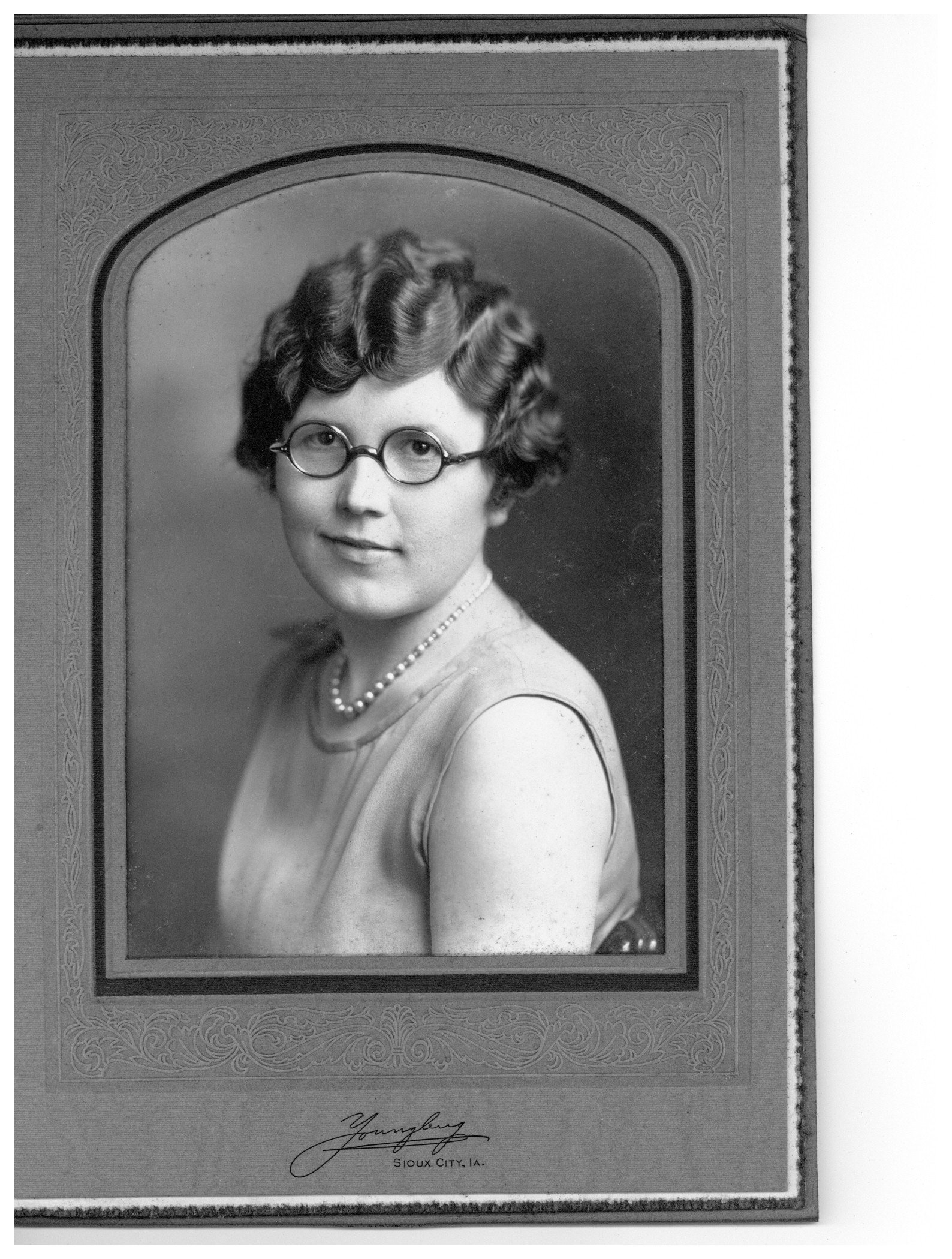 Vintage Photo - Young Girl