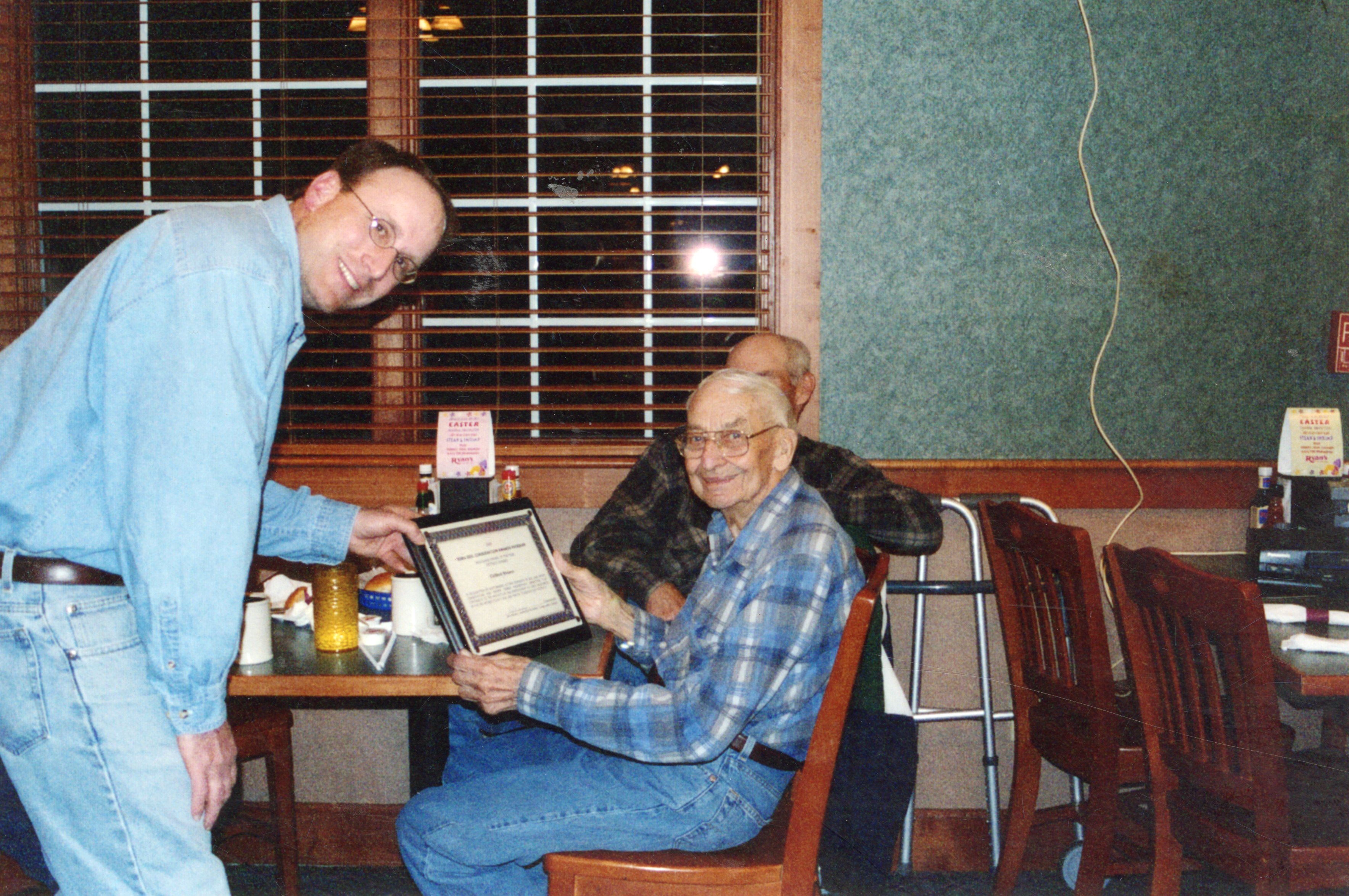  2004 Woodland Owner of the Year - Clifford Hinson received his award from Chairperson Todd Heckenberg 