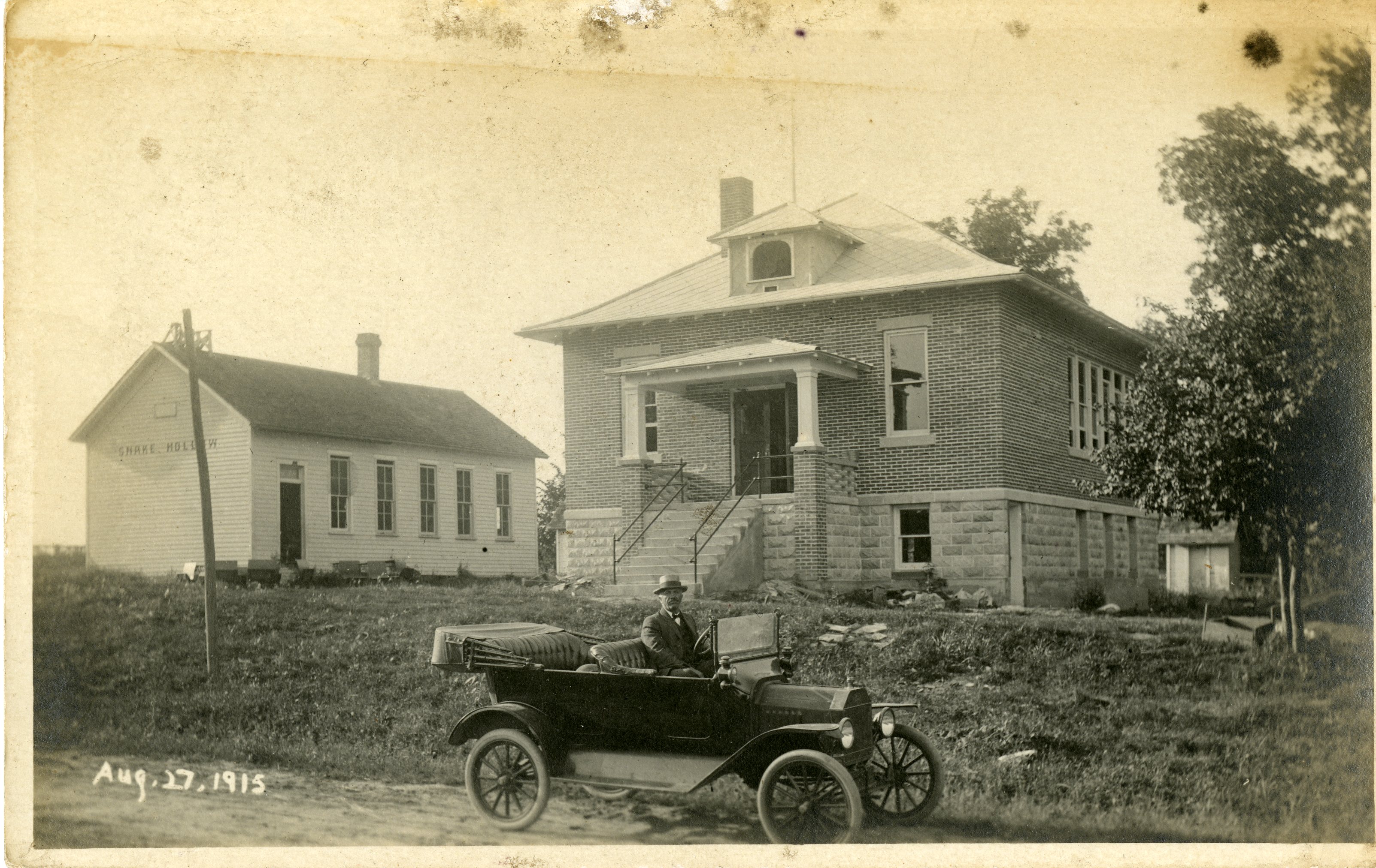 1915 Snake Hollow School
