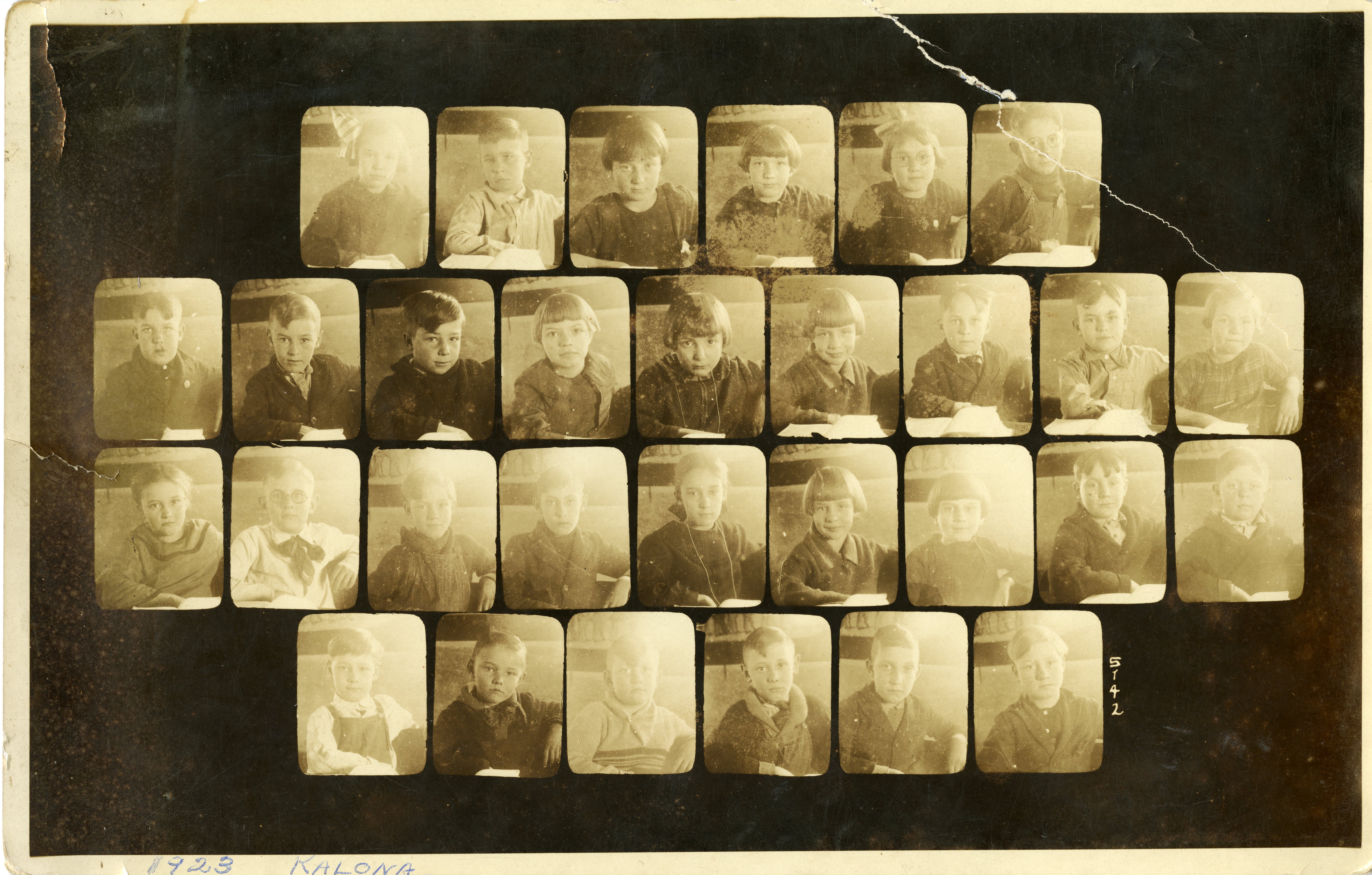 Kalona 3rd & 4th grade class picture, 1923