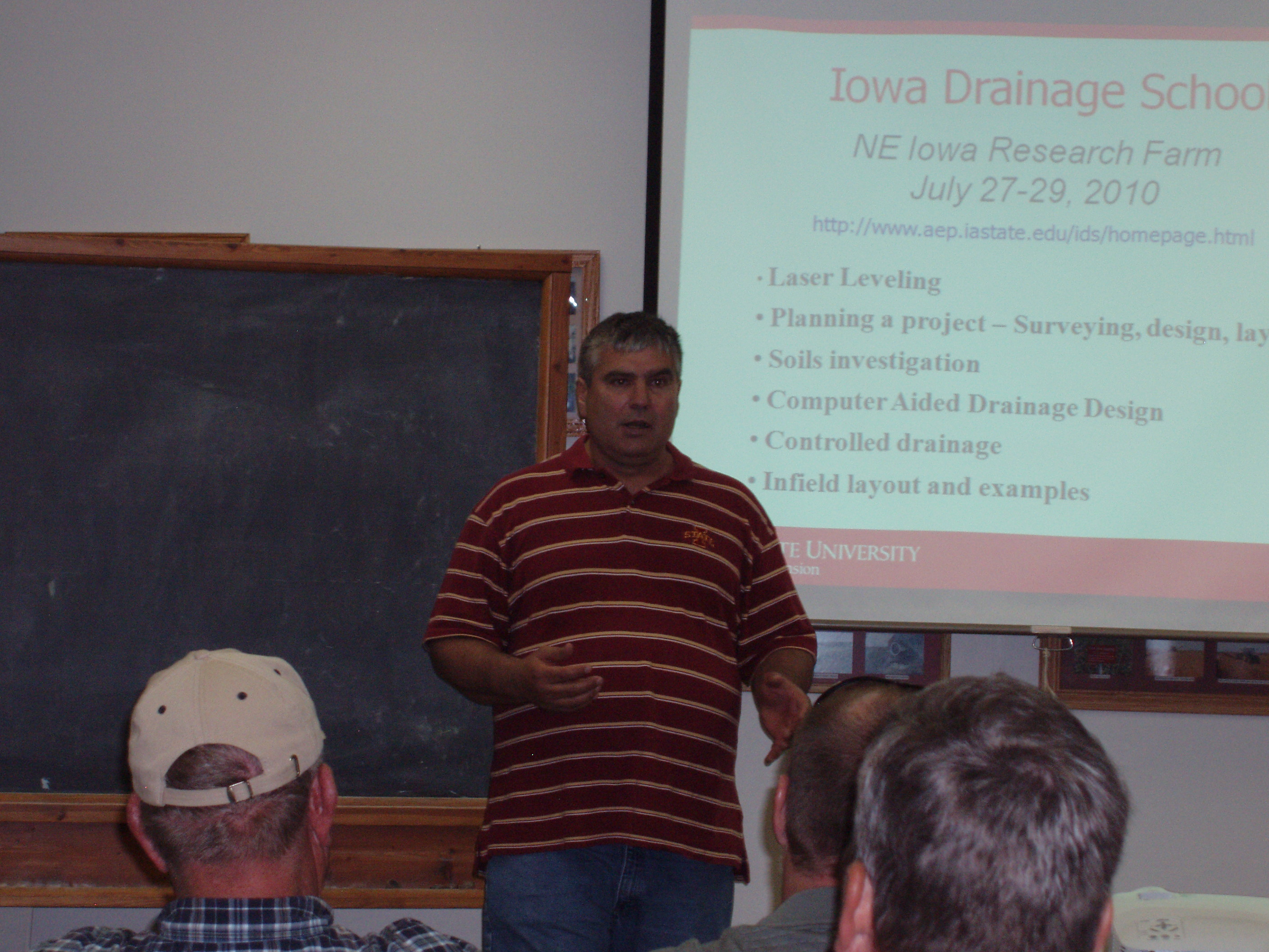 2010 Kevin  VanZee gives research farm tour