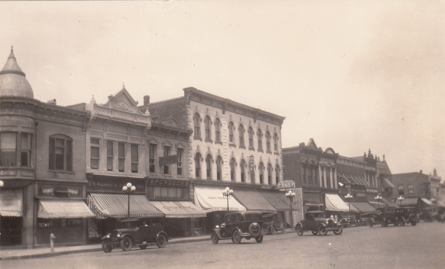 0105 West side of square businesses