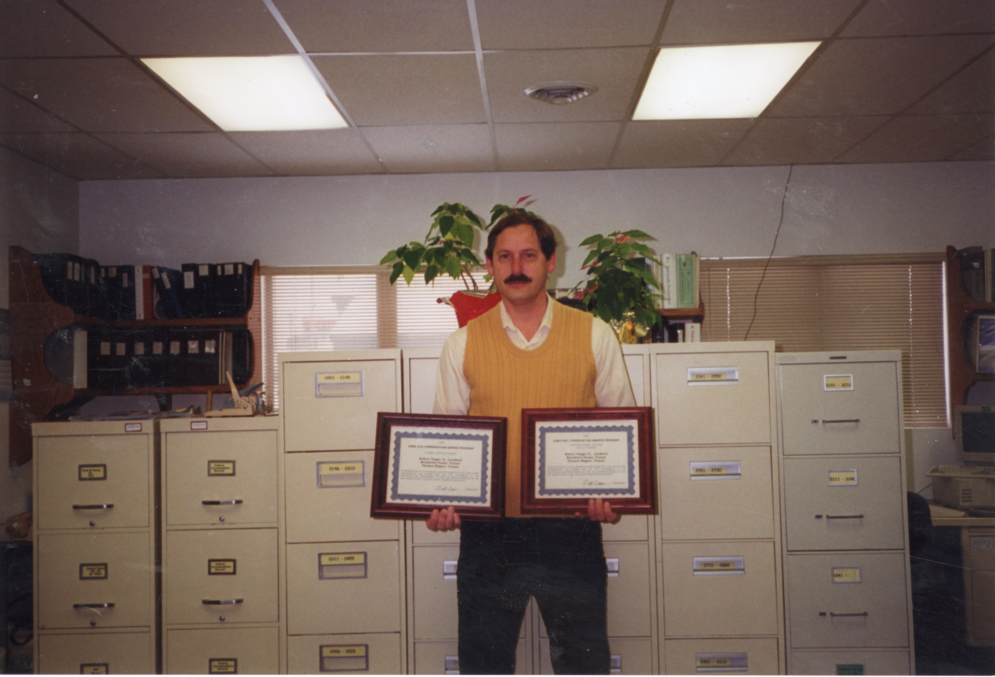 2000  Robert Yaeger is landlord/tenant  and sweepstakes  award winner