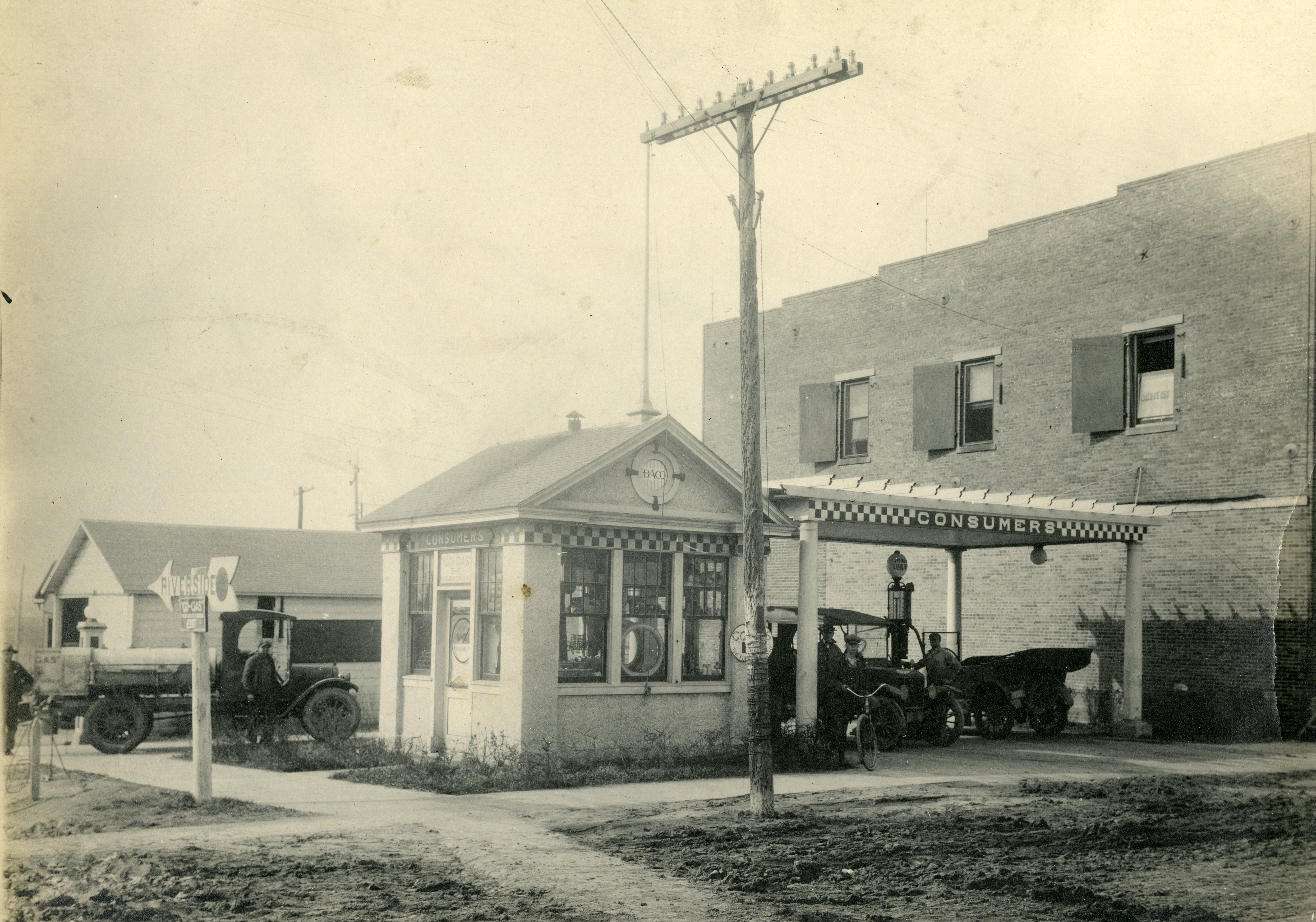 Consumers Gas Station