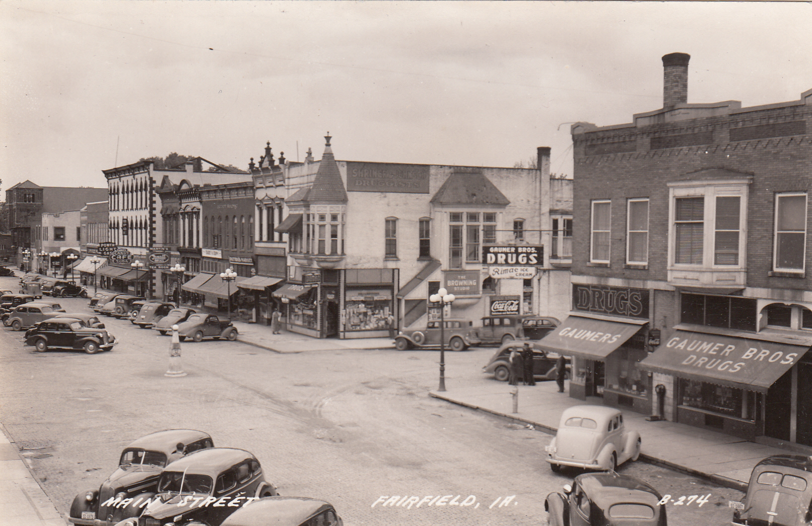 0128 NW corner of the square during the 1940's