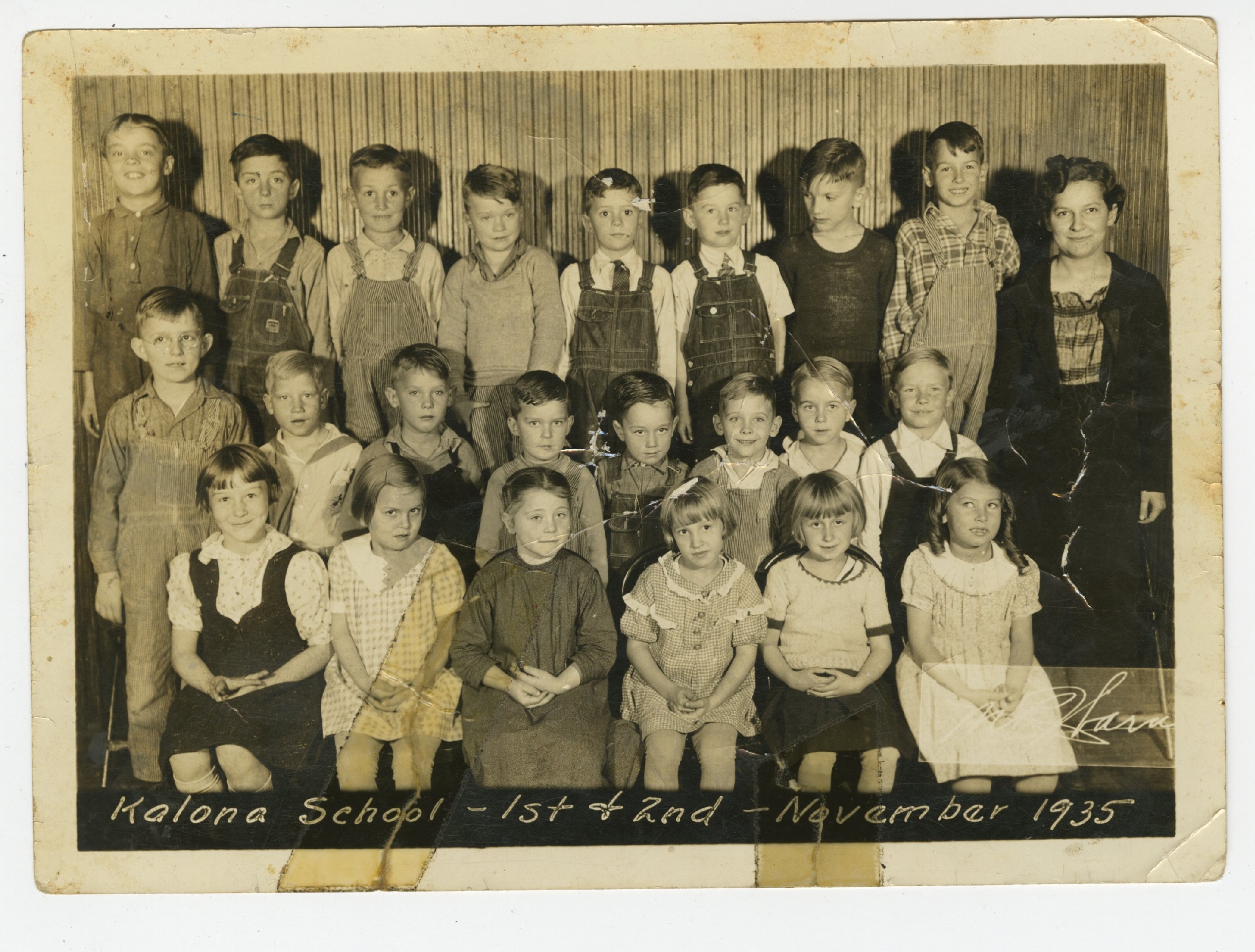 Kalona Grade School 1st and 2nd Grade, 1935