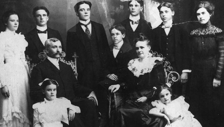 Title page; Calhoun family portrait