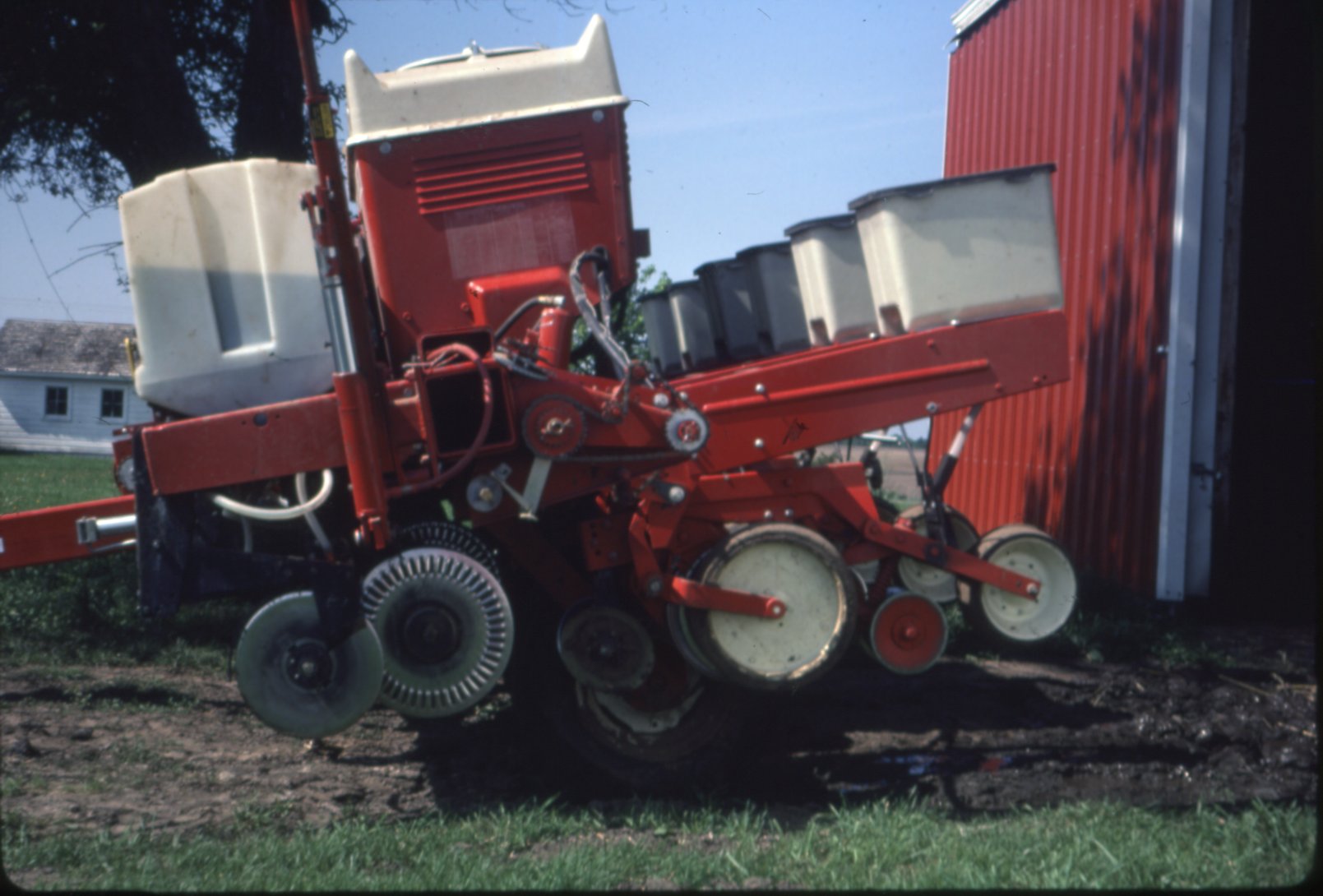 Henry Holler red planter