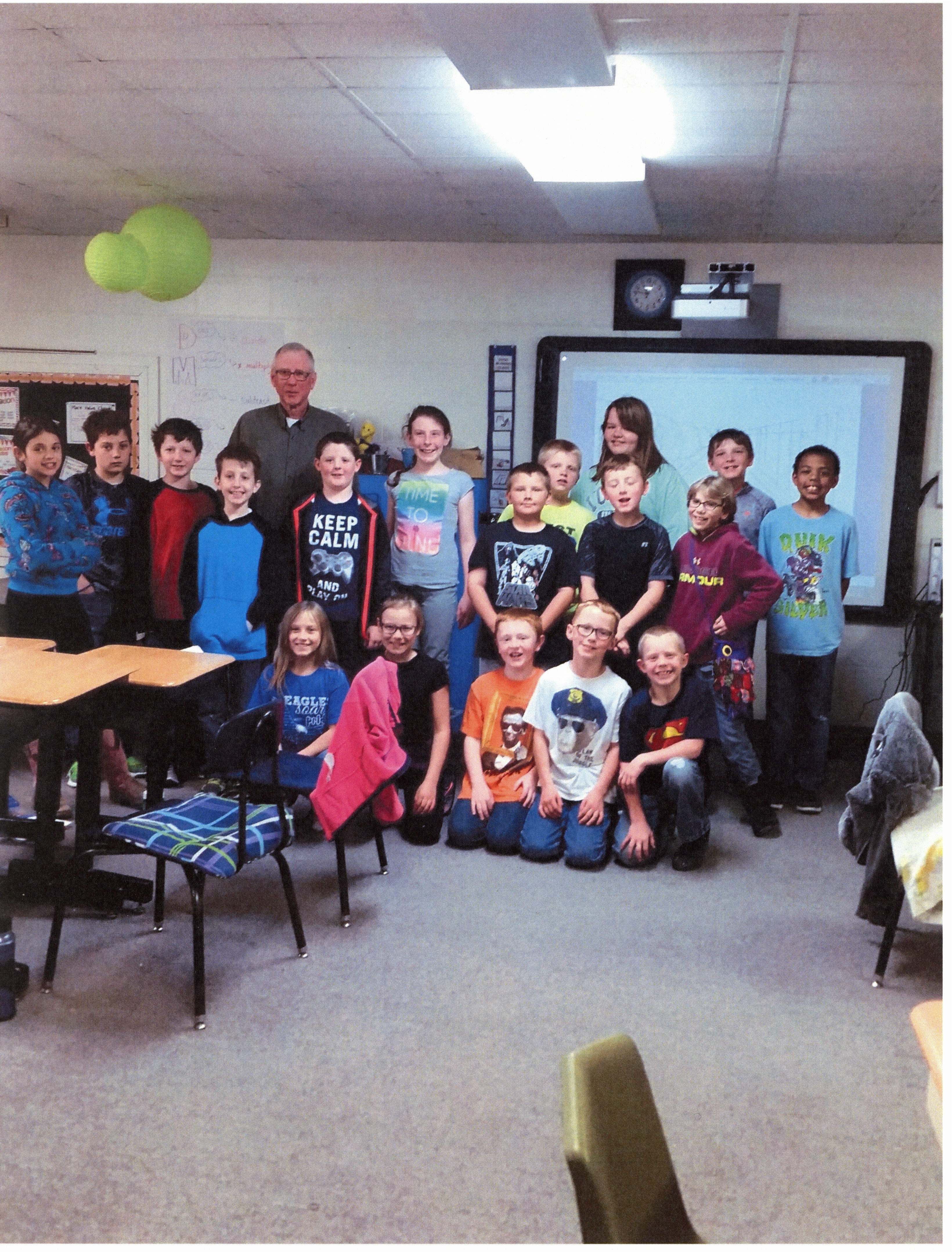 Charlie Moore and fourth grade class, 2017