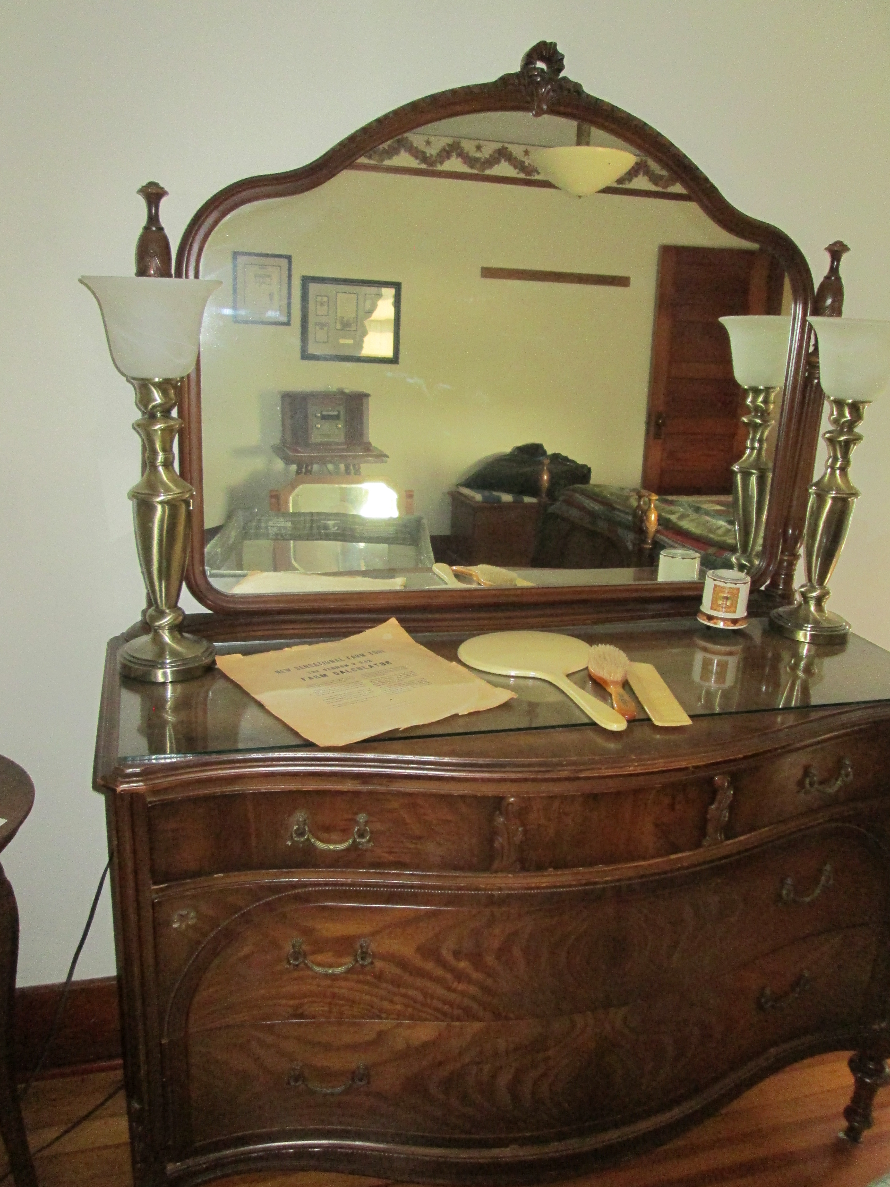 034. Emil Tyden's Bedroom and Bed Set