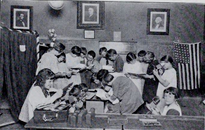 Rural School Children: Traveling Library 