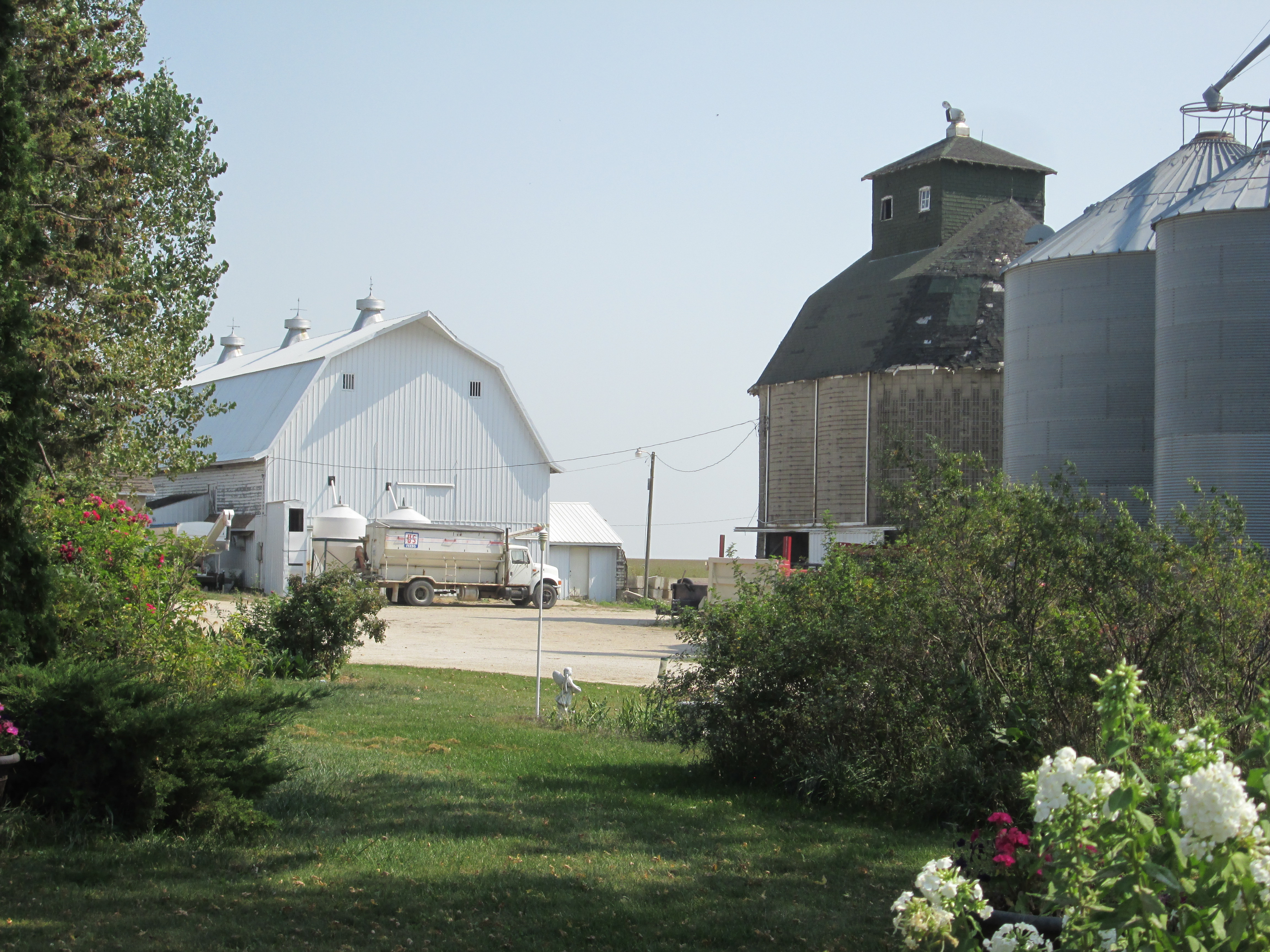 042. Barn, Corn Crib and Silos on Tyden Farm #4