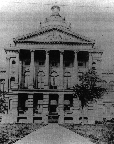 Iowa Capitol lacked entrance steps