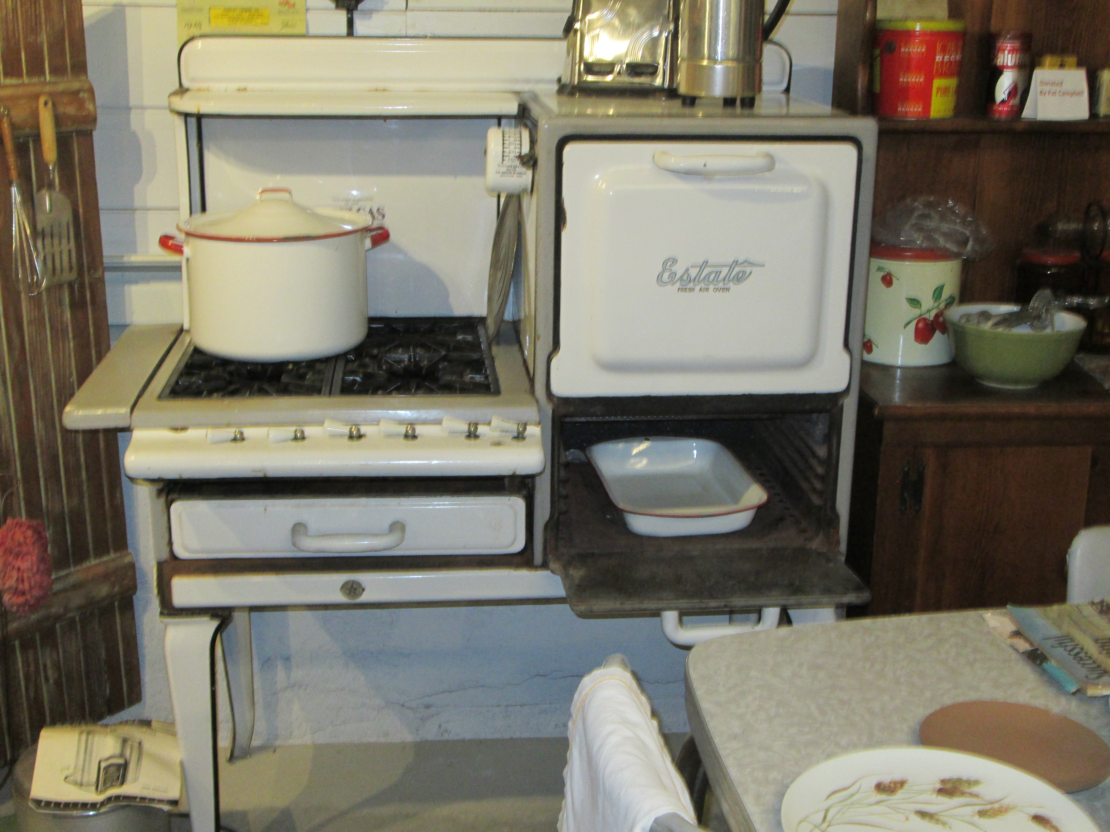 038. Antique Gas Stove and Oven
