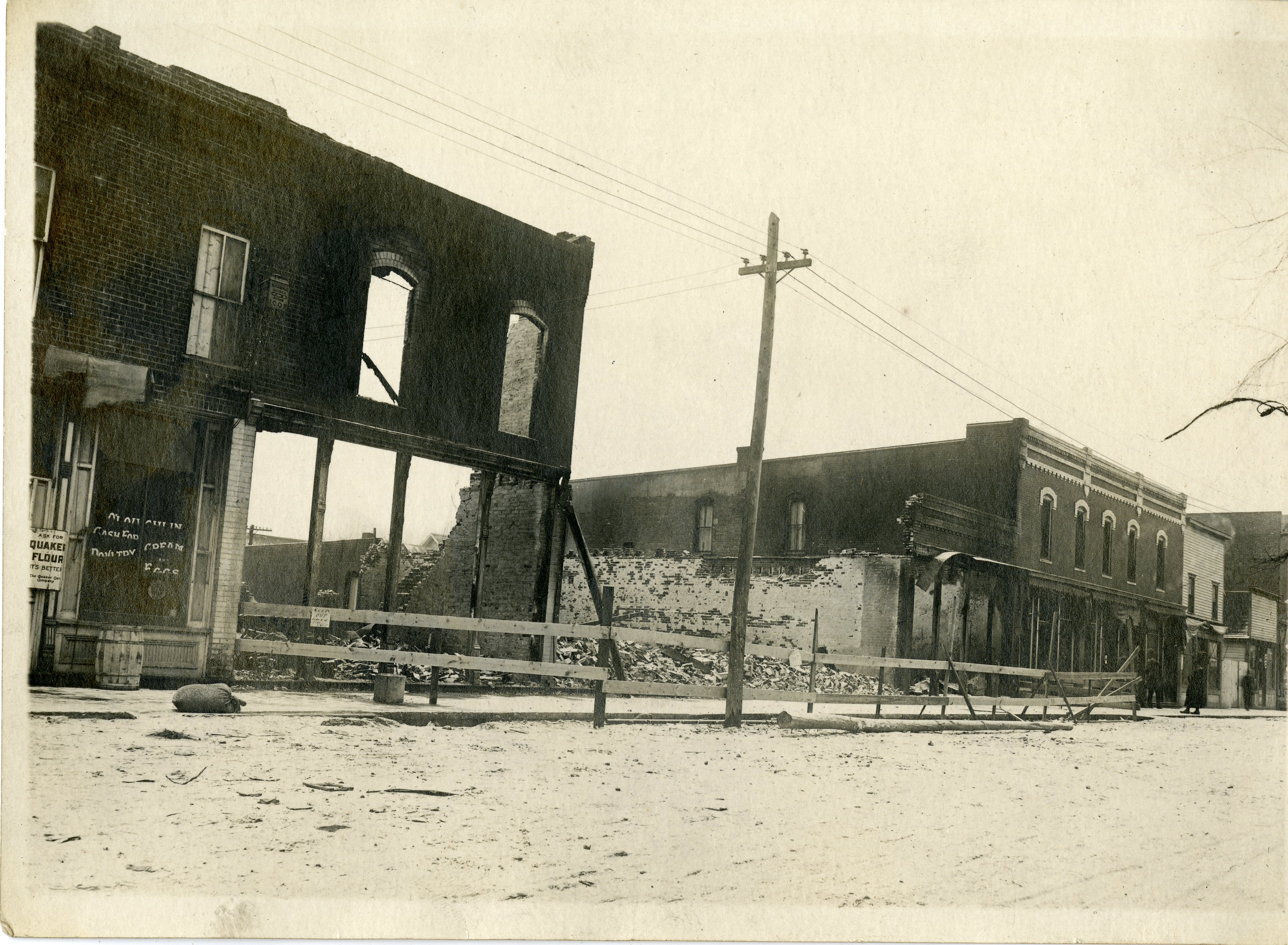 Hesselschwerdt Store fire, 1920