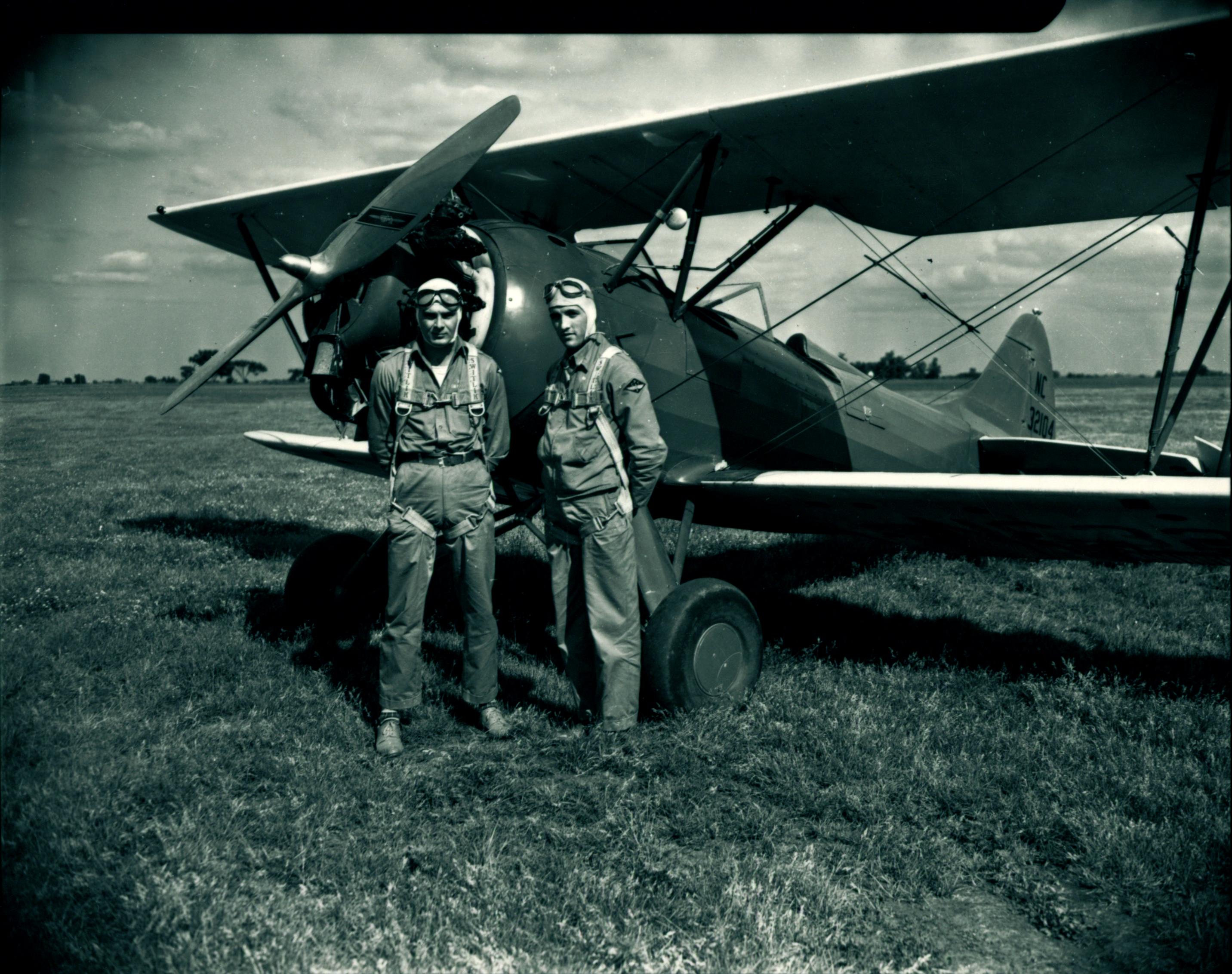 0032_Two pilots and plane