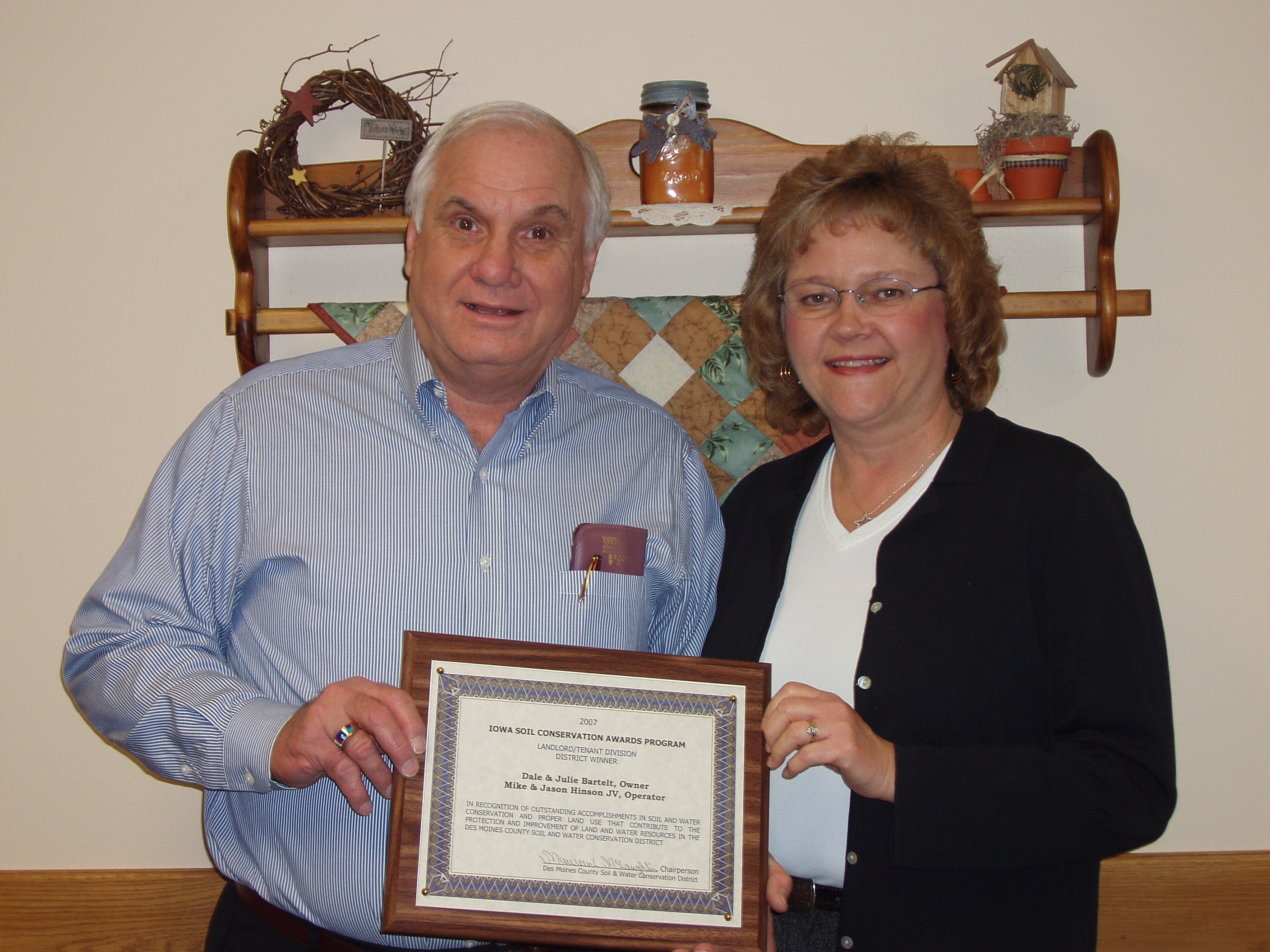 2007 Bartells win Landlord/Tenant conservation award as owners
