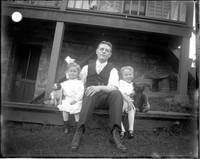 UP437 Man and two children