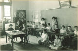Class lesson on agriculture, The University of Iowa elementary school, 1920s
