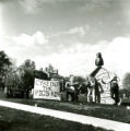 Cyke Out the Pig's Kin Homecoming lawn display by Chamberlain House and Cook House, 1968