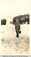 Frindy with snow woman
