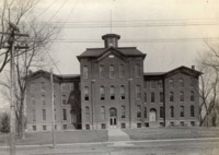 Old Main - William Penn University 