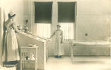 Nurses supervising steam therapy, The University of Iowa, 1915