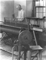 Emil Schaufuss at his loom
