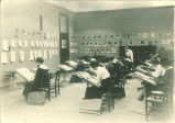Class in graphic and plastic arts, The University of Iowa, May 22, 1917