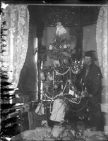 PA 100 Christmas tree with masked man