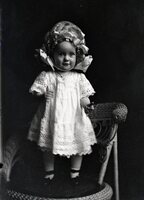 Toddler girl in hat