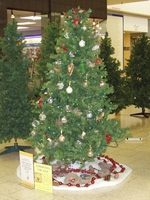 2005 Boulevard of decorated Christmas trees