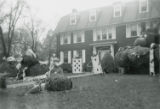 Phi Gamma Delta Homecoming lawn display, based on Alice in Wonderland, 1962