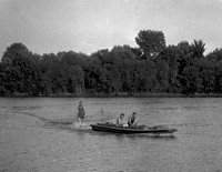LR 319  Motorboat(?), shallow water