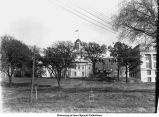 Old Capitol west facade, The University of Iowa, between 1921 and 1924