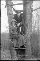 UP526 "Mr & Mrs St Peter, Nov 3, 1915"