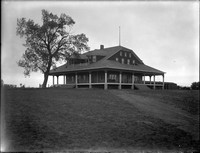 BP 101  Burlington Golf Club clubhouse