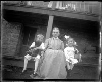 UP461 Woman and two children